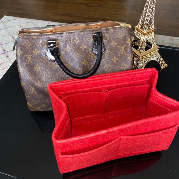 Authentic Louis Vuitton Speedy 30 - Picture 2 of 9
